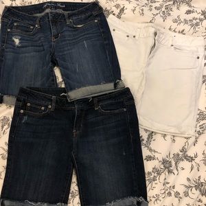 3 pairs of Bermuda shorts
